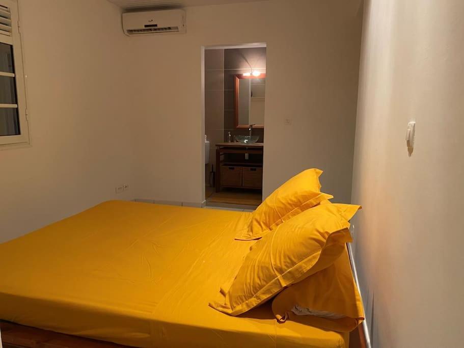 Les Terrasses De Maelle - Jolie Villa F4 Vue Mer Riviere-Salee ภายนอก รูปภาพ