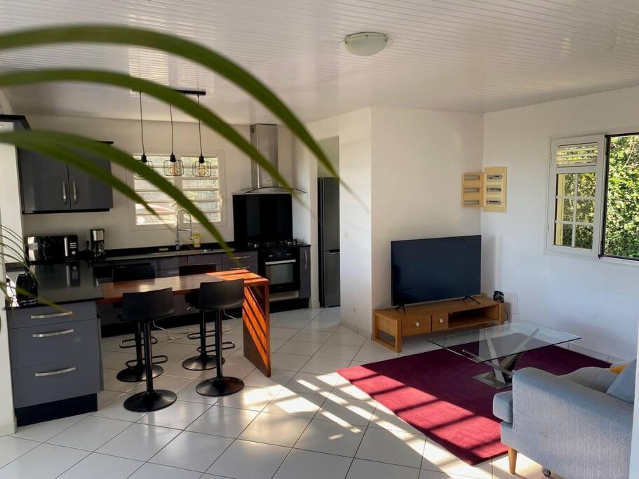 Les Terrasses De Maelle - Jolie Villa F4 Vue Mer Riviere-Salee ภายนอก รูปภาพ