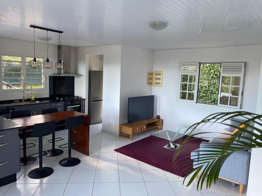 Les Terrasses De Maelle - Jolie Villa F4 Vue Mer Riviere-Salee ภายนอก รูปภาพ